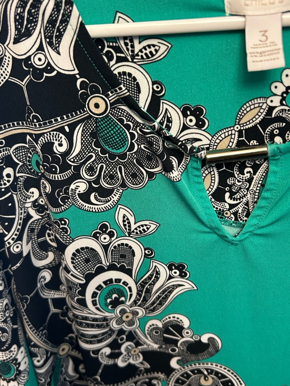 Chico's Helena Keyhold Neck Green/Black Paisley V-Notch Tunic Size 3/16/XL EUC - Picture 10 of 12